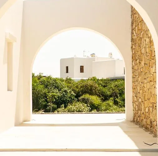 ήσυχο κυκλαδίτικο Total White N2 Plintri